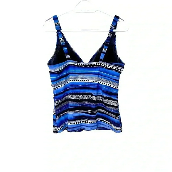 Silhouette Solution tankini  top w moulded cups, no wires, adjustable straps - Picture 3 of 6